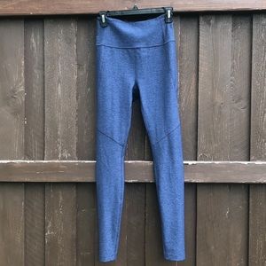 Outdoor Voices Colorblock Gradient Small Leggings in Navy
